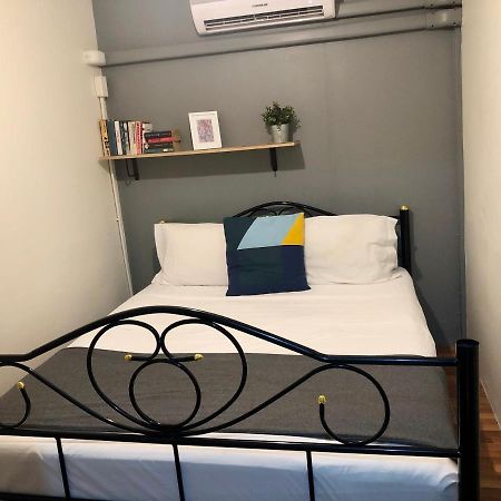 Miku Guesthouse Bangkok Ngoại thất bức ảnh