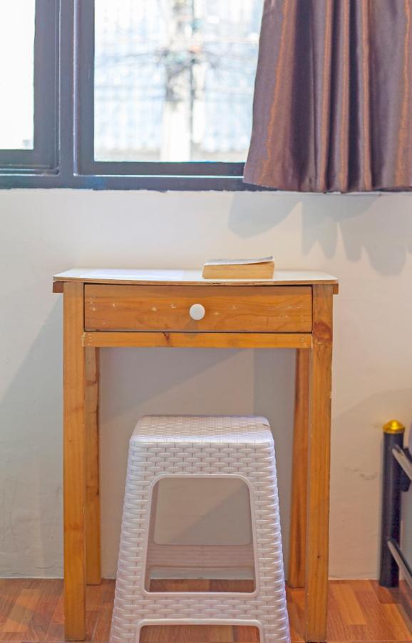 Miku Guesthouse Bangkok Ngoại thất bức ảnh