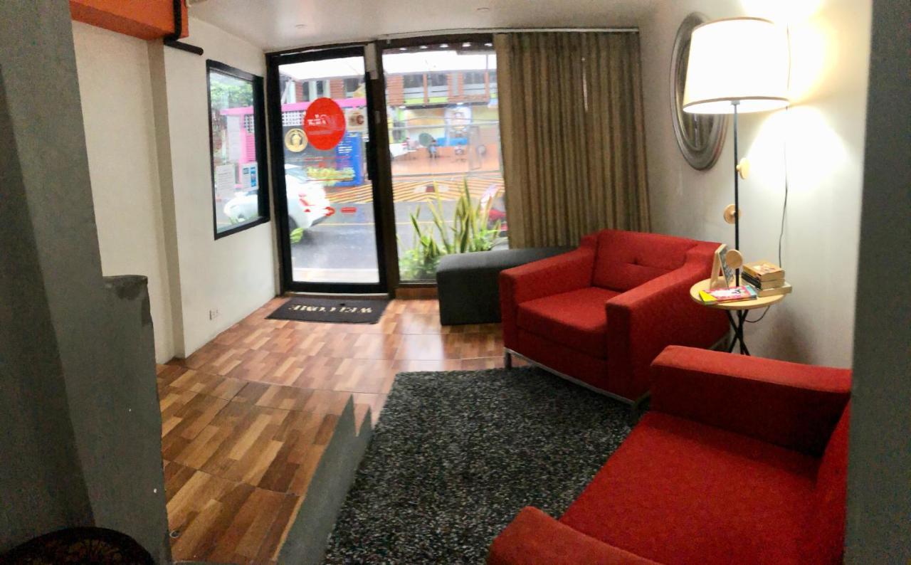 Miku Guesthouse Bangkok Ngoại thất bức ảnh