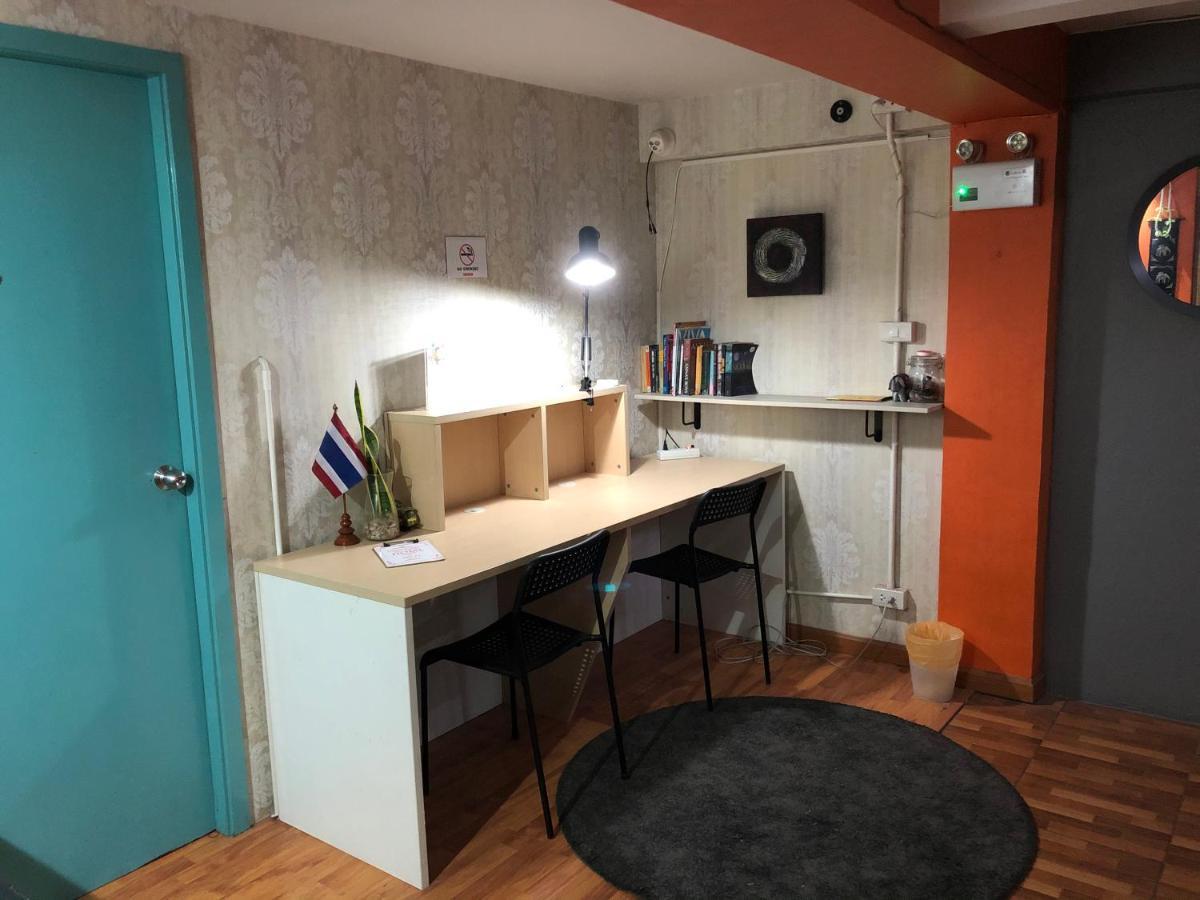 Miku Guesthouse Bangkok Ngoại thất bức ảnh