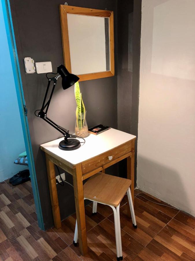 Miku Guesthouse Bangkok Ngoại thất bức ảnh