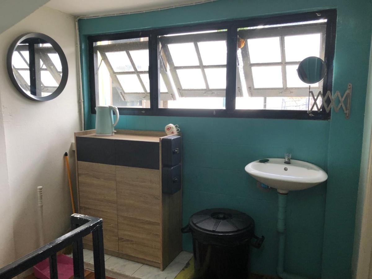Miku Guesthouse Bangkok Ngoại thất bức ảnh